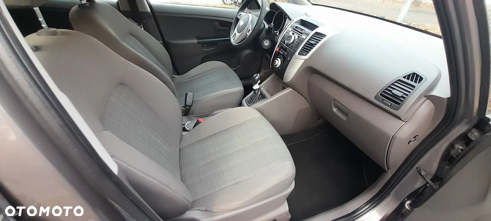 Kia Venga 1.6 L - 10