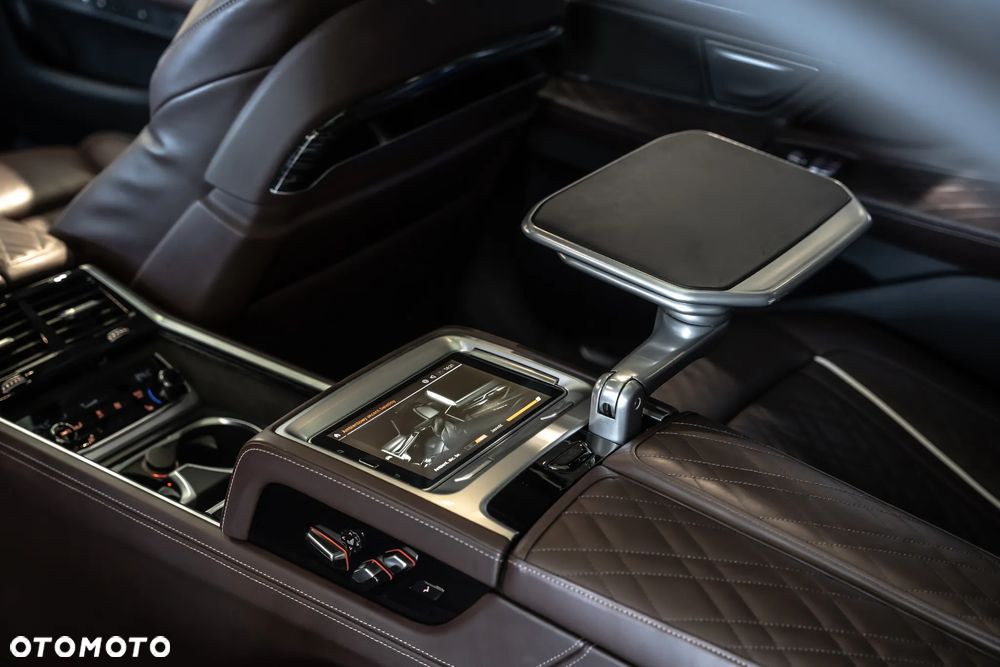 BMW Seria 7 745Le xDrive - 33
