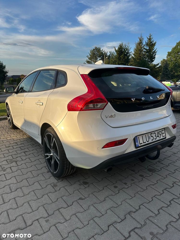 Volvo V40 T2 Momentum - 3