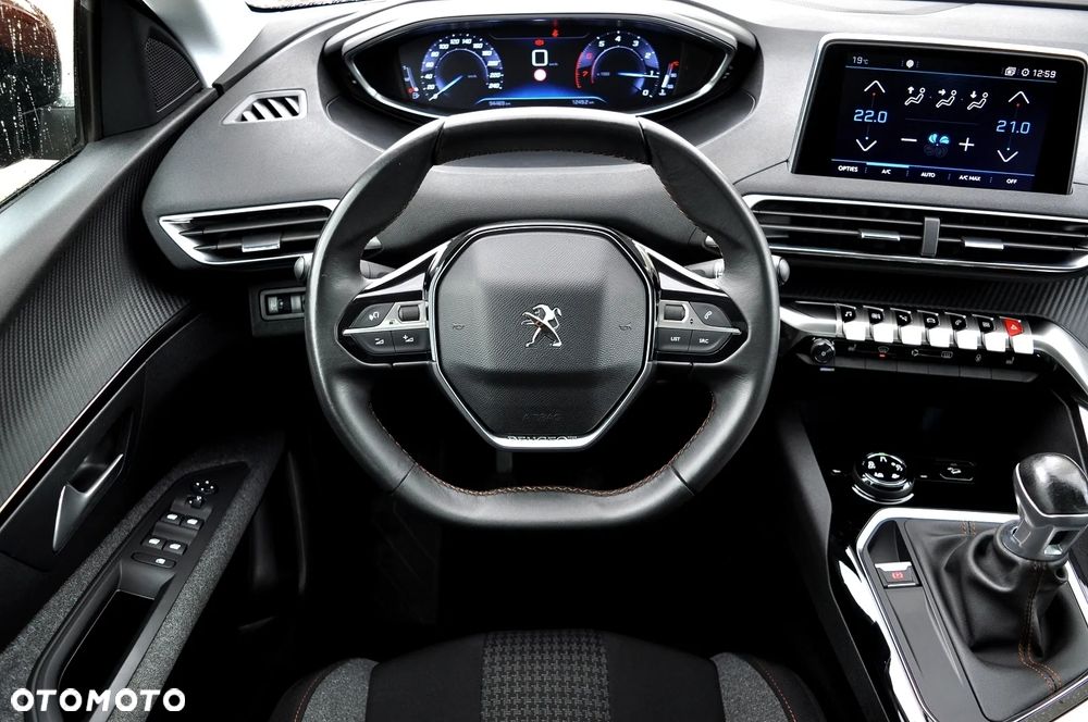 Peugeot 3008 1.2 PureTech Allure S&S - 25