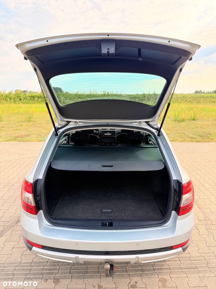 Skoda Octavia 2.0 TDI 4x4 DSG Scout - 14