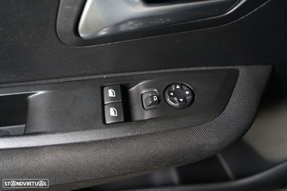 Peugeot 208 1.2 PureTech Active - 16