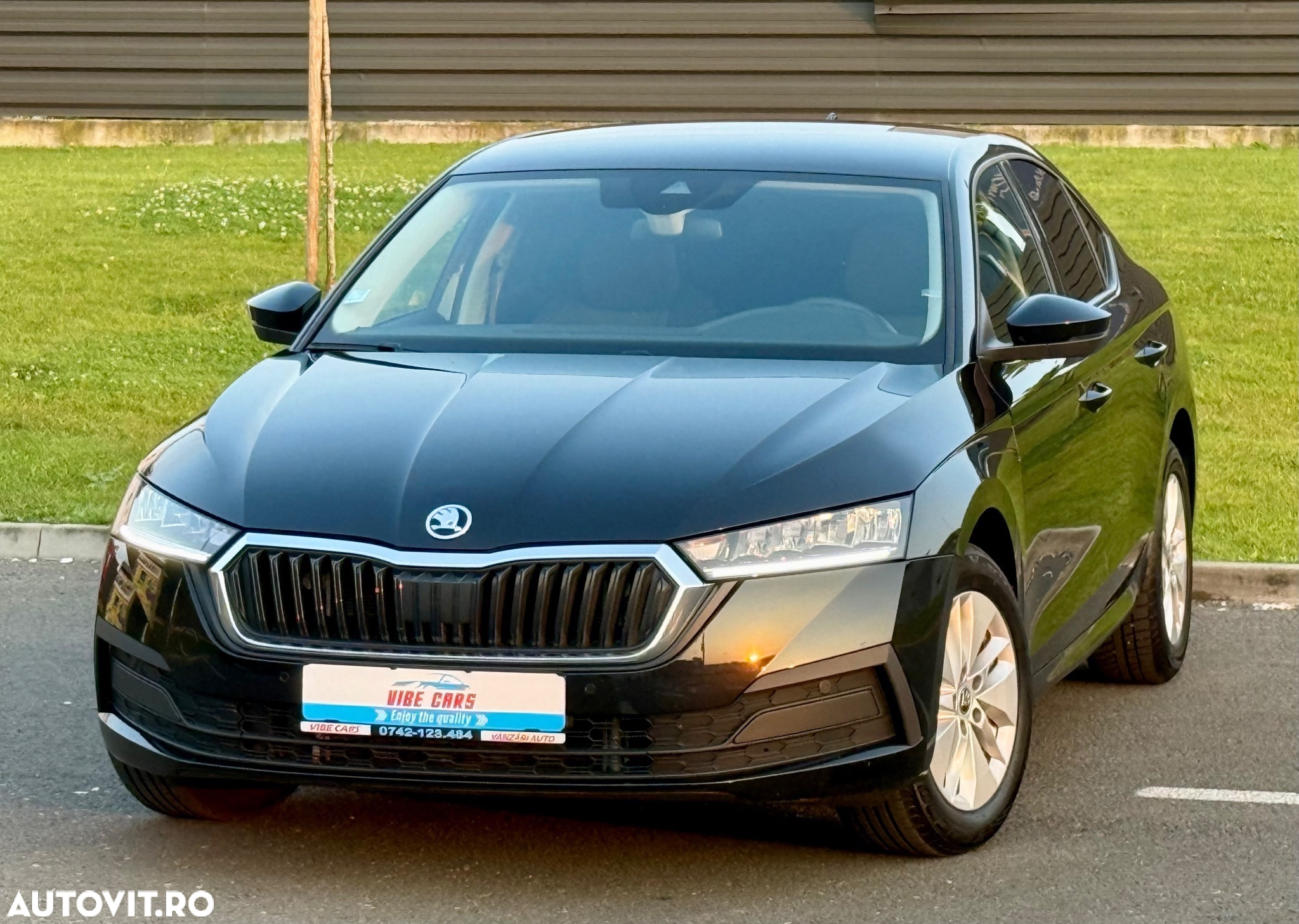 Skoda Octavia 2.0 TDI DSG Sportline - 6