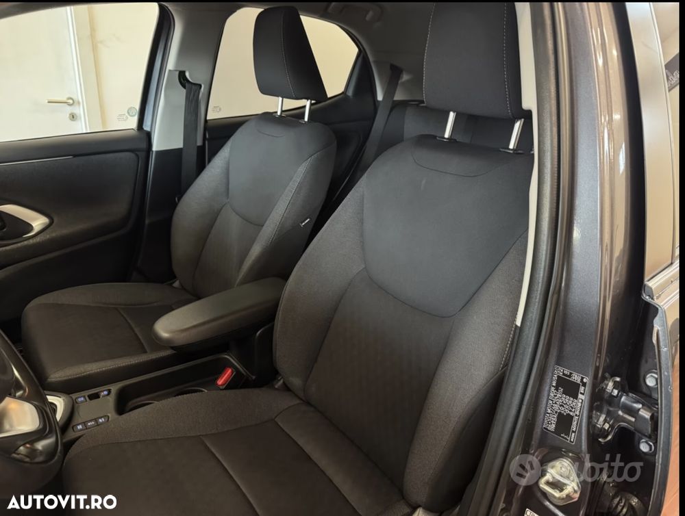 Toyota Yaris Hybrid 130 1.5 VVT-i Premiere Edition - 12