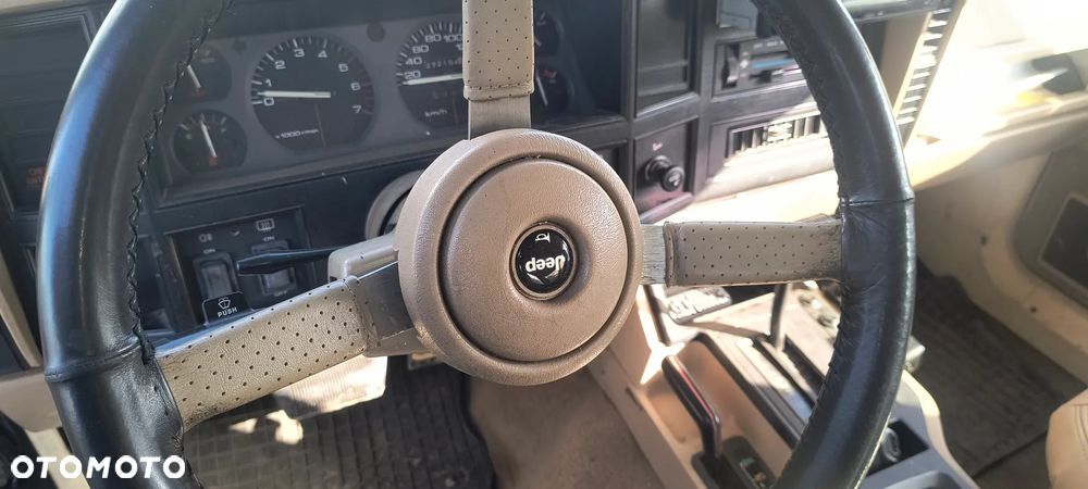 Jeep Cherokee 4.0 - 10
