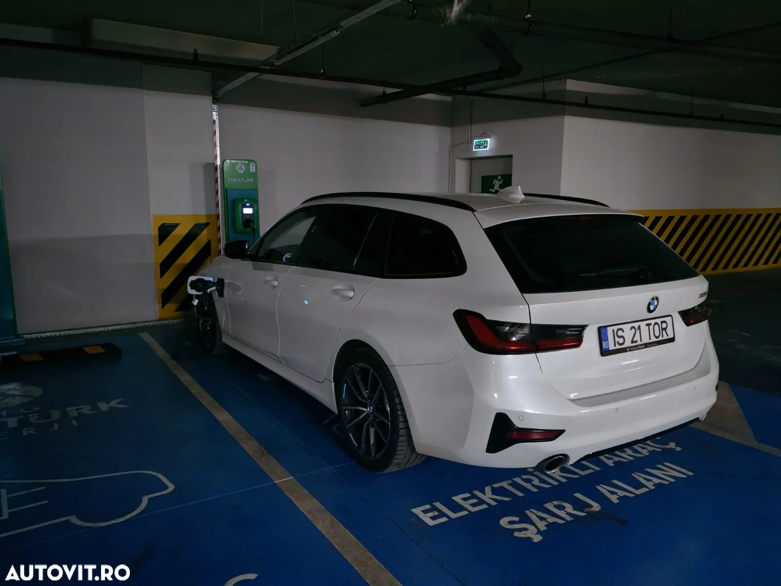 BMW Seria 3 330e Touring Aut. Sport Line - 4