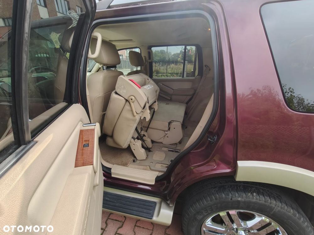 Ford Explorer 4.6 4WD - 31