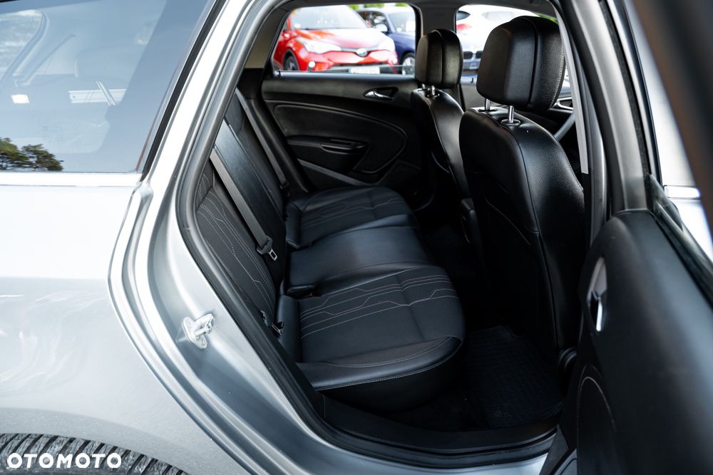 Opel Astra 1.4 Turbo 150 Jahre - 24