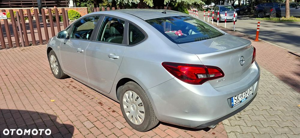 Opel Astra - 4