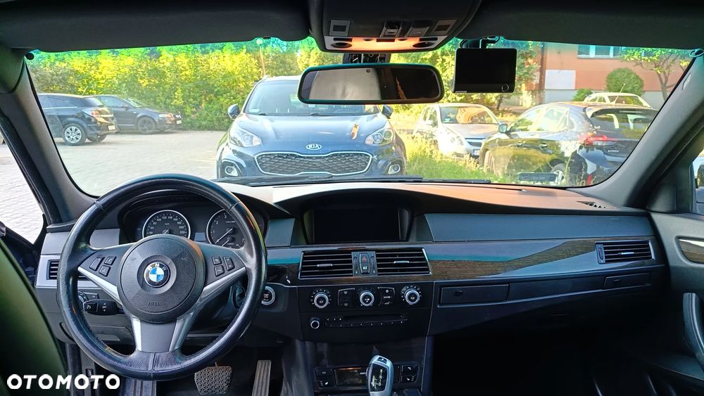 BMW Seria 5 540i - 16