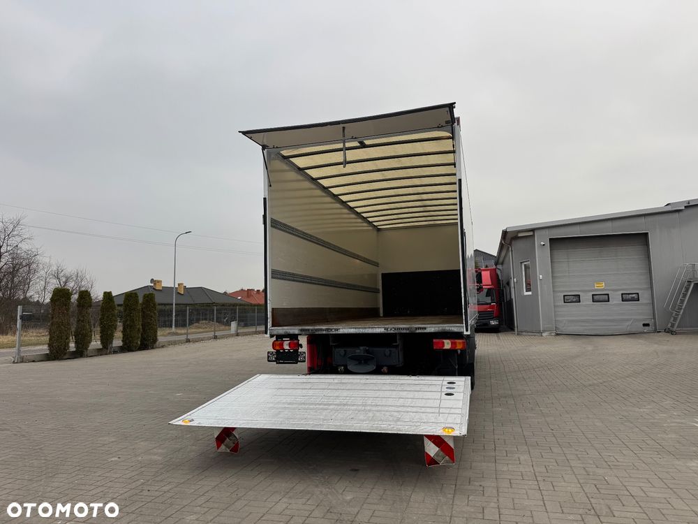 Mercedes-Benz ATEGO - 21