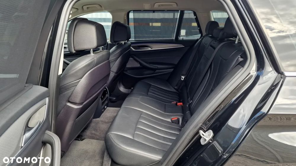 BMW Seria 5 530d Touring Sport Line - 24