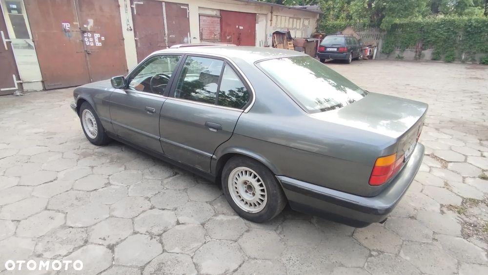 BMW Seria 5 520 i - 12