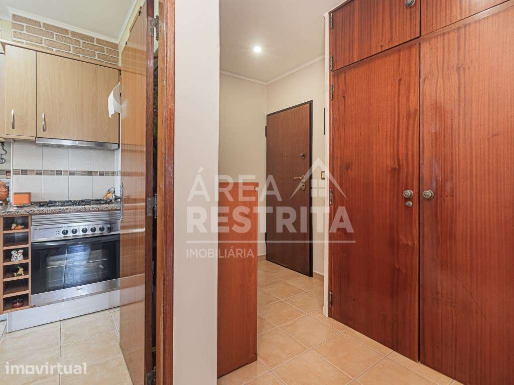 Apartamento T2 Remodelado em Amora - Cruz de Pau - Grande imagem: 5/44