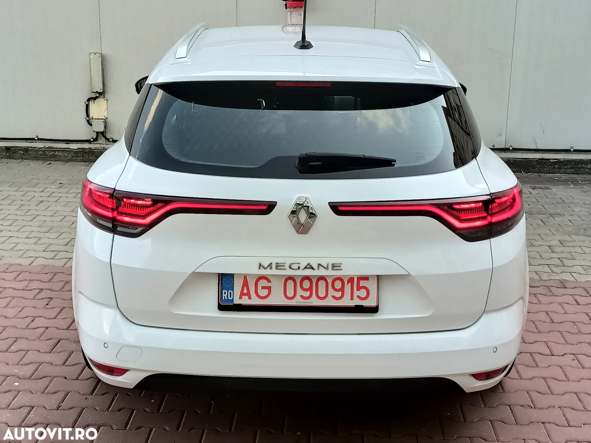 Renault Megane BLUE dCi 115 BUSINESS EDITION - 9