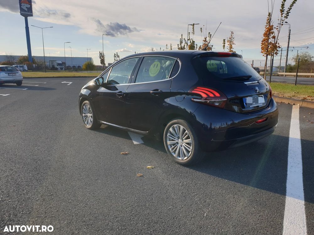 Peugeot 208 PureTech 110 Stop & Start Allure - 5