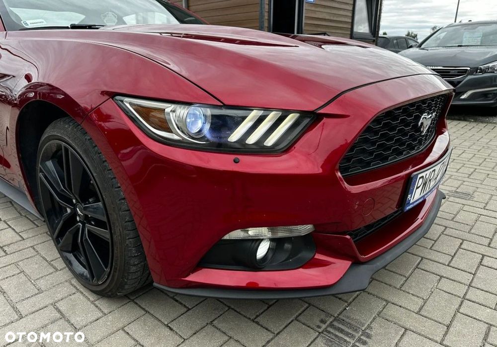 Ford Mustang - 32