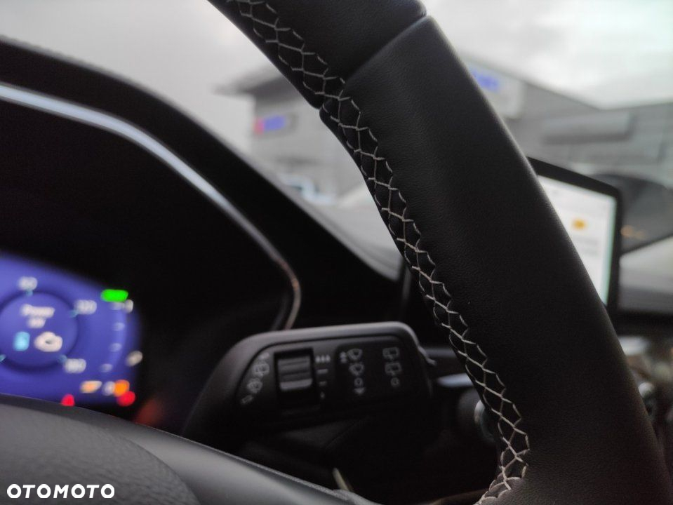 Ford Kuga - 30