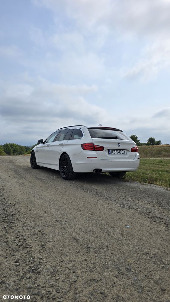 BMW Seria 5 523i - 7