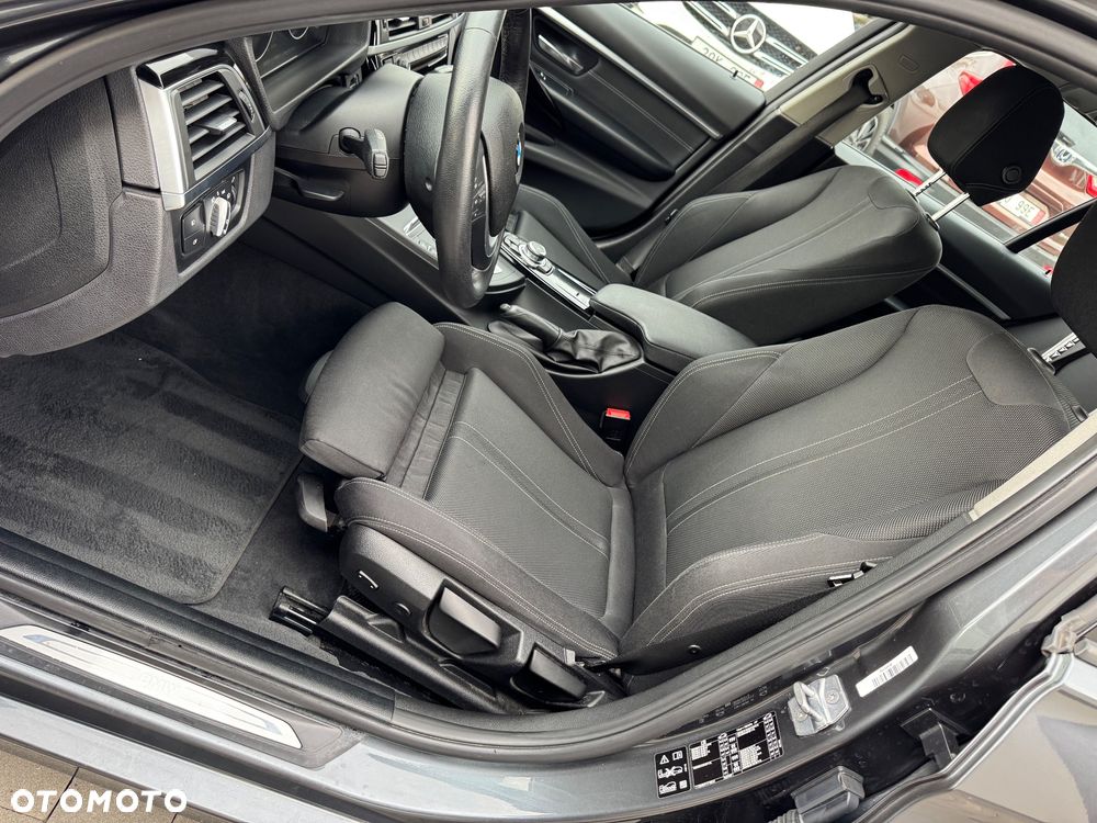 BMW Seria 3 320d xDrive Edition M Sport Shadow - 17