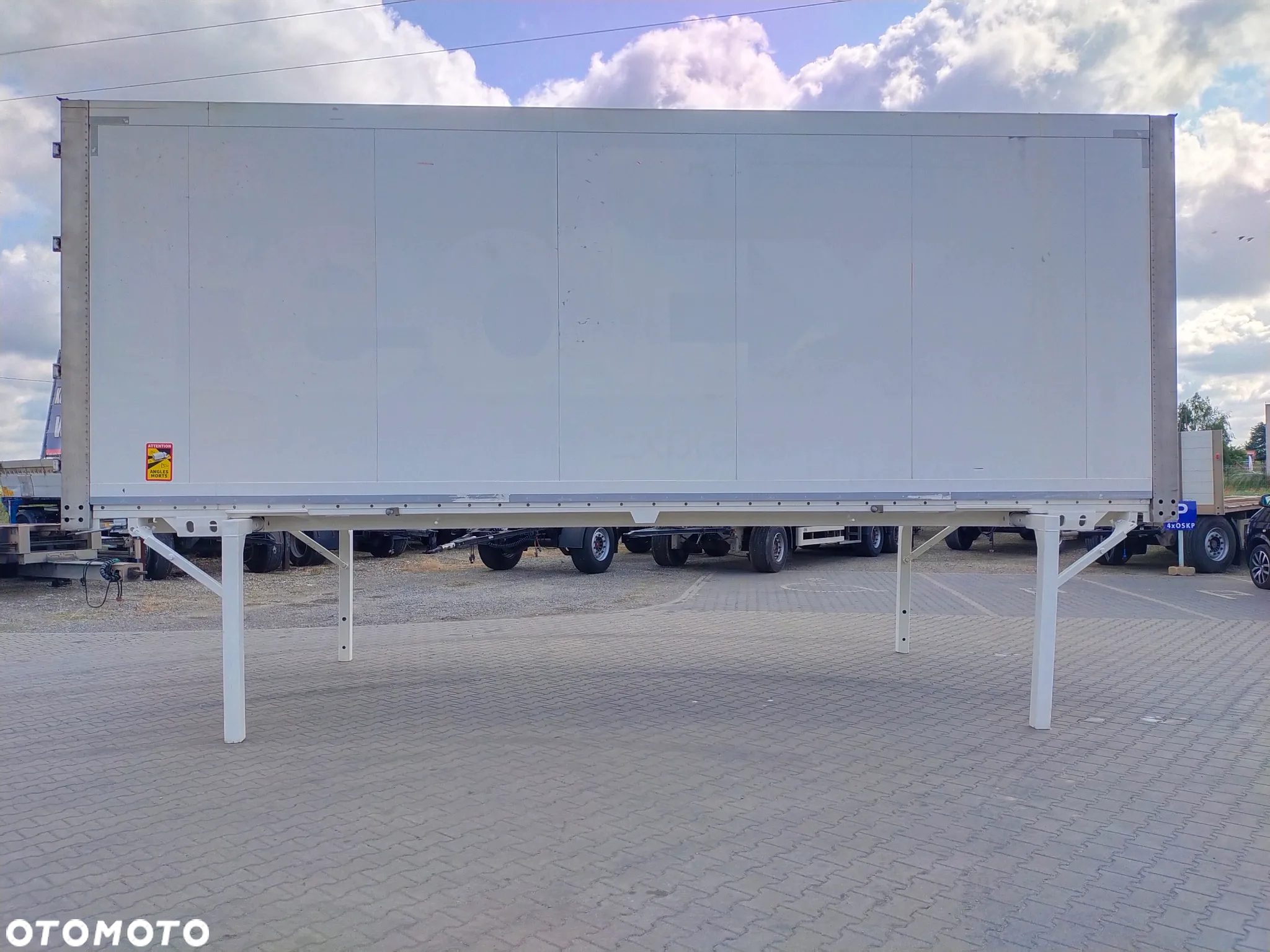 Schmitz Cargobull Izoterma BDF SCHMITZ stan idealny wysokość 258 cm - 11