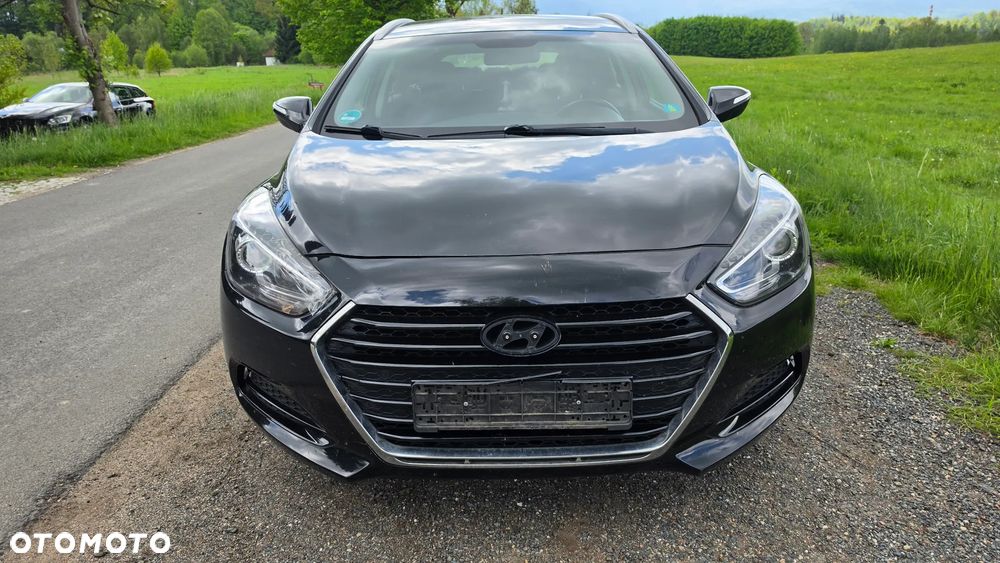 Hyundai i40 Kombi blue 1.6 Space - 25