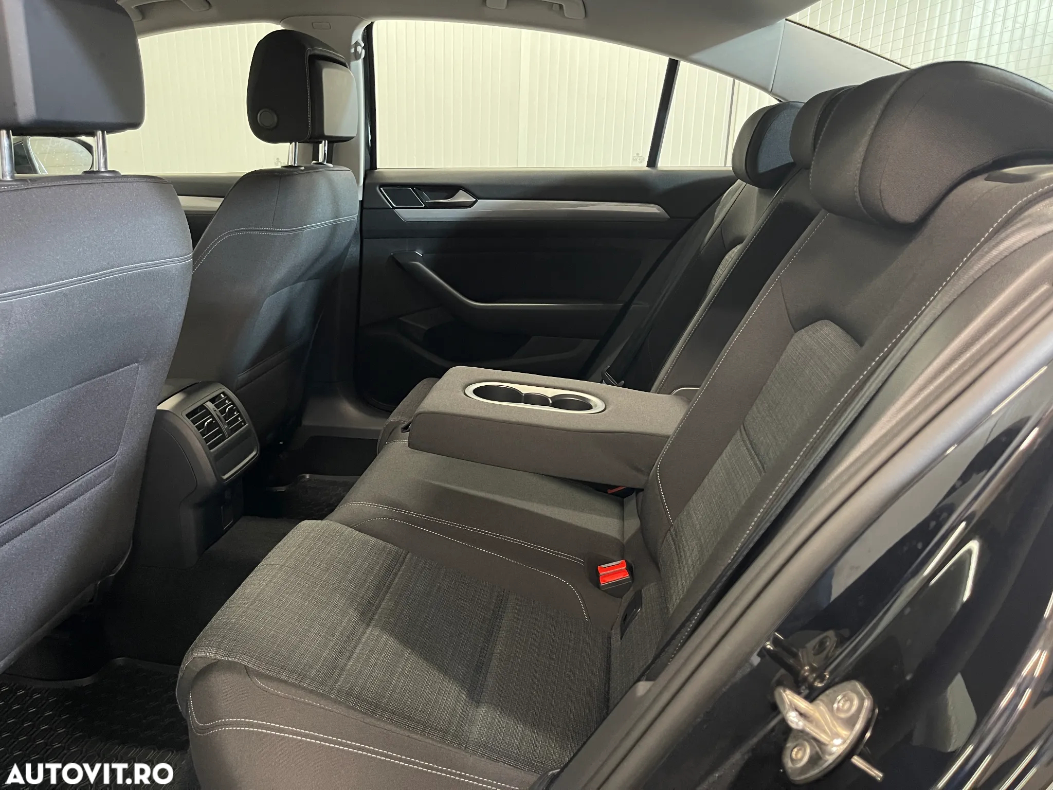 Volkswagen Passat 2.0 TDI DSG Comfortline - 10