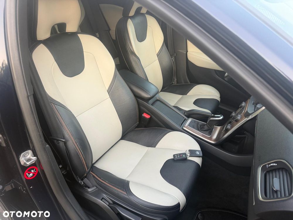 Volvo V40 D4 Geartronic Ocean Race - 27
