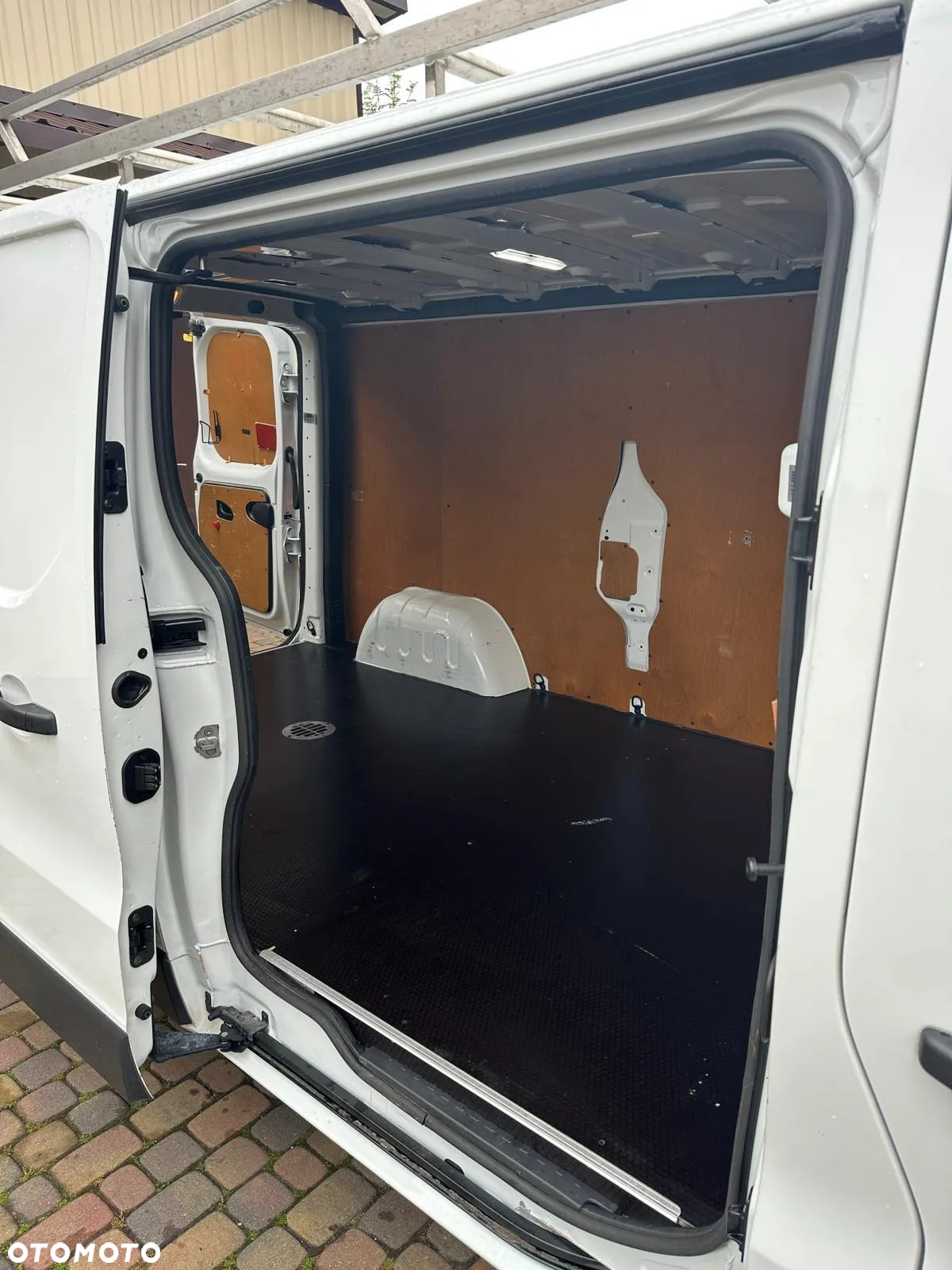Renault Trafic - 10