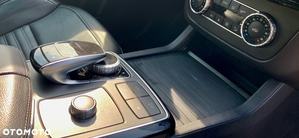 Mercedes-Benz GLE 500 e 4Matic 7G-TRONIC AMG Line - 14