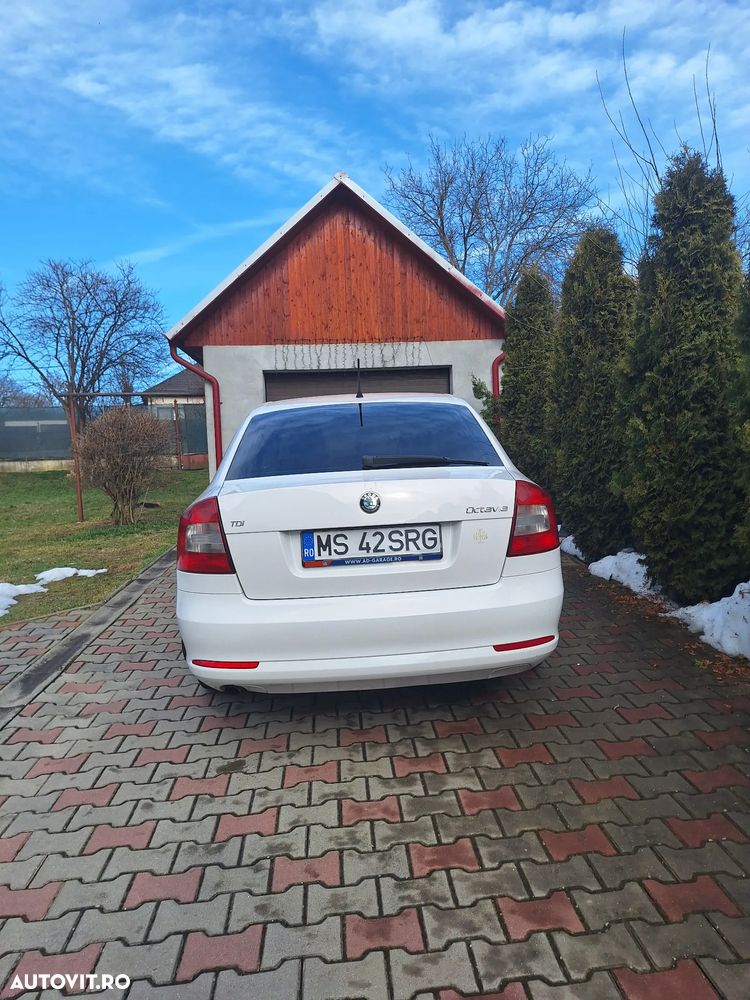 Skoda Octavia 1.6 TDI Ambiente - 3