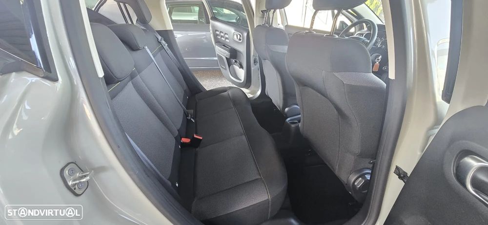 Citroën C3 1.2 PureTech Shine - 26