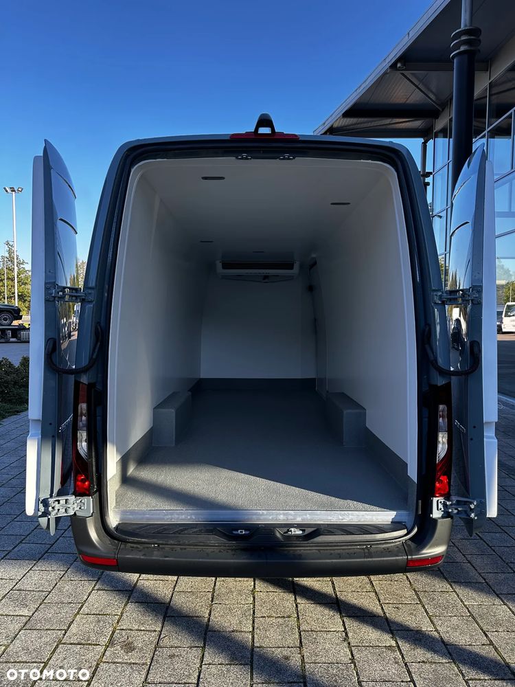 Mercedes-Benz Sprinter - 29
