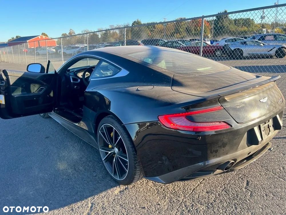 Aston Martin Vanquish Coupe - 18