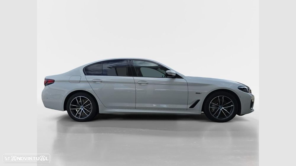 BMW 530 e Pack M - 8