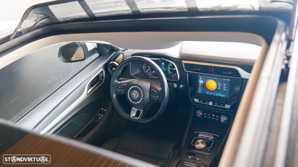 MG ZS EV Luxury - 28