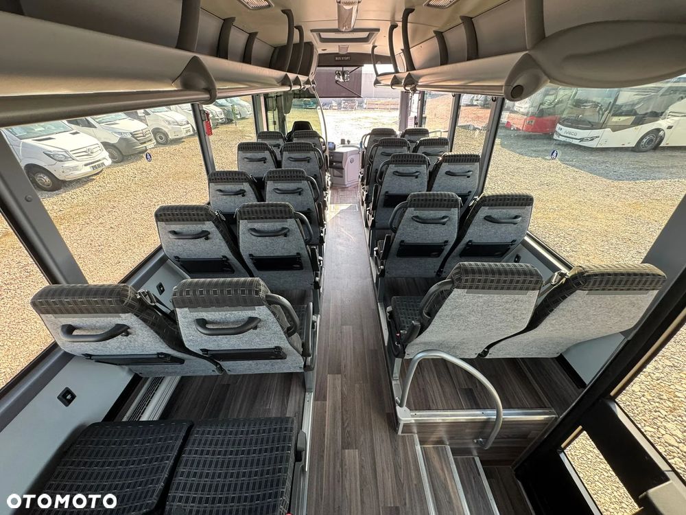 Iveco Crossway - 18
