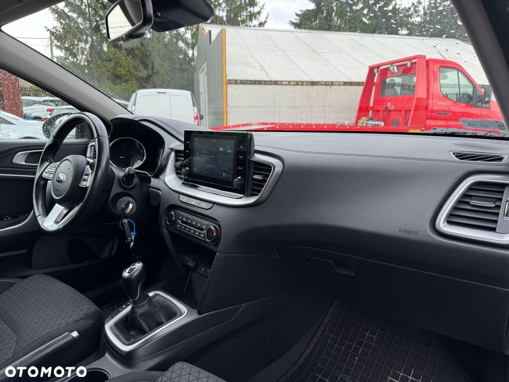 Kia Ceed 1.6 CRDi SCR M - 8