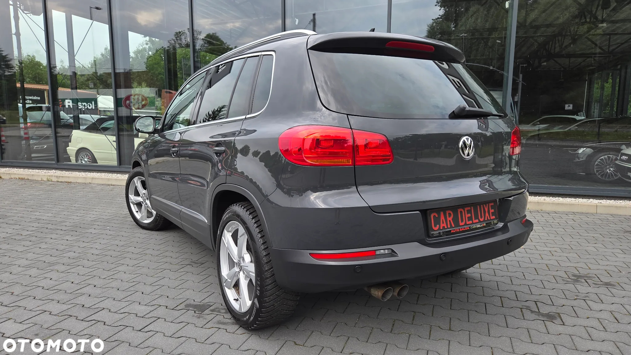 Volkswagen Tiguan 2.0 TDI DPF BlueMotion Technology Lounge Sport & Style - 5