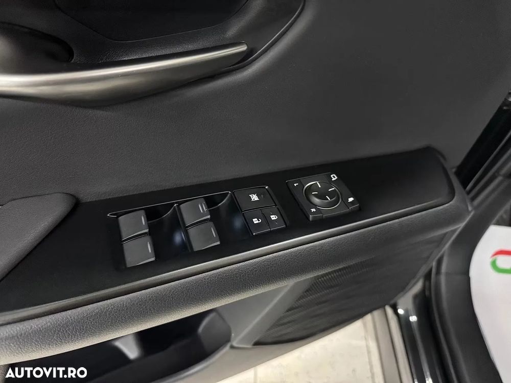 Lexus UX 250h FWD Executive - 9