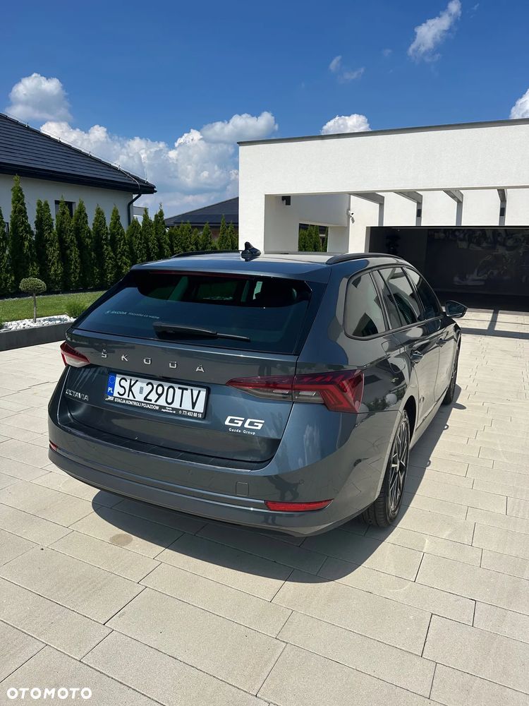 Skoda Octavia 2.0 TDI Ambition DSG - 2