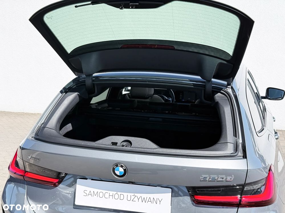 BMW Seria 3 320d xDrive M Sport - 16
