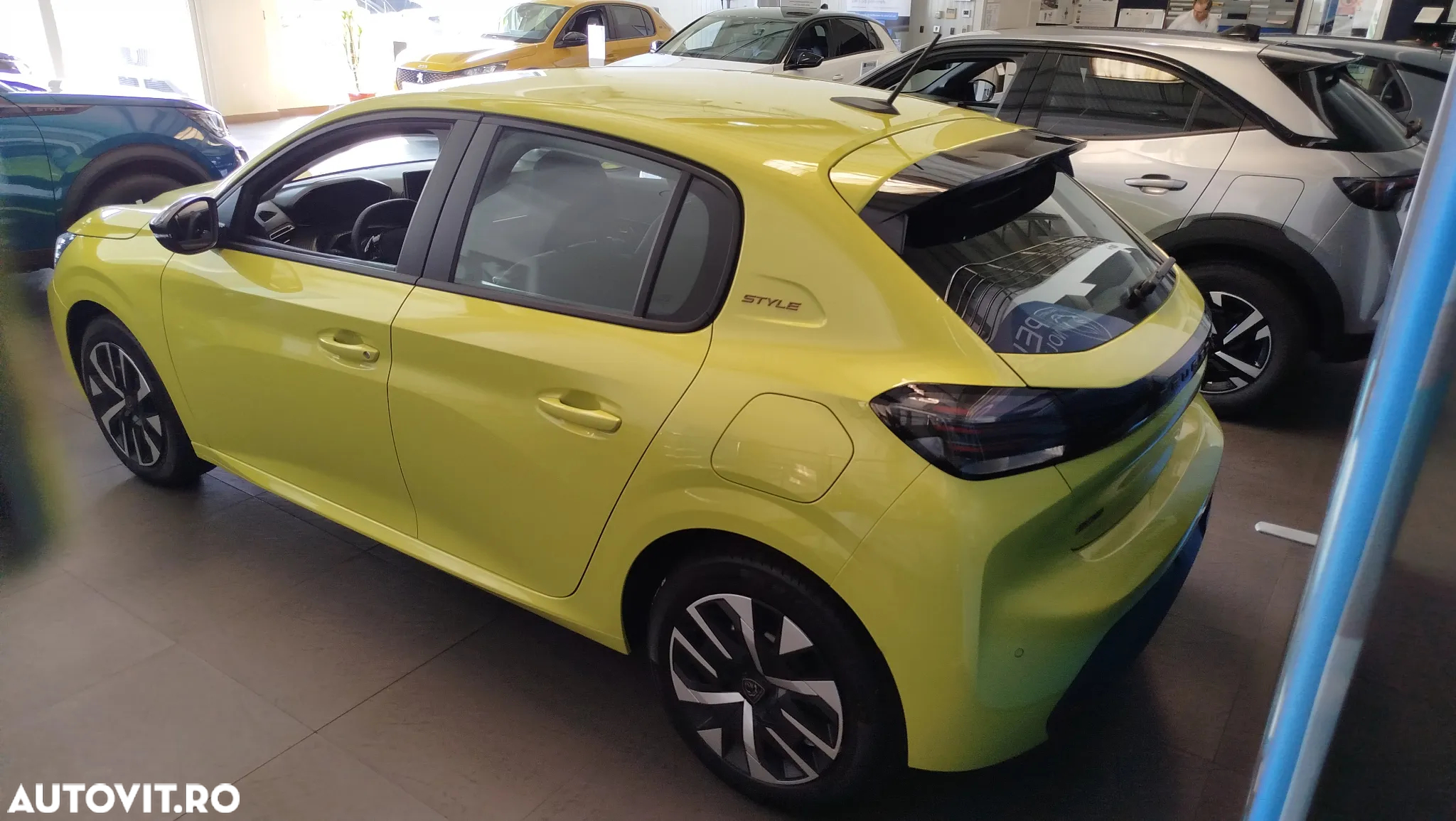 Peugeot 208 1.2L PureTech 100 S&S BVM6 Style - 3