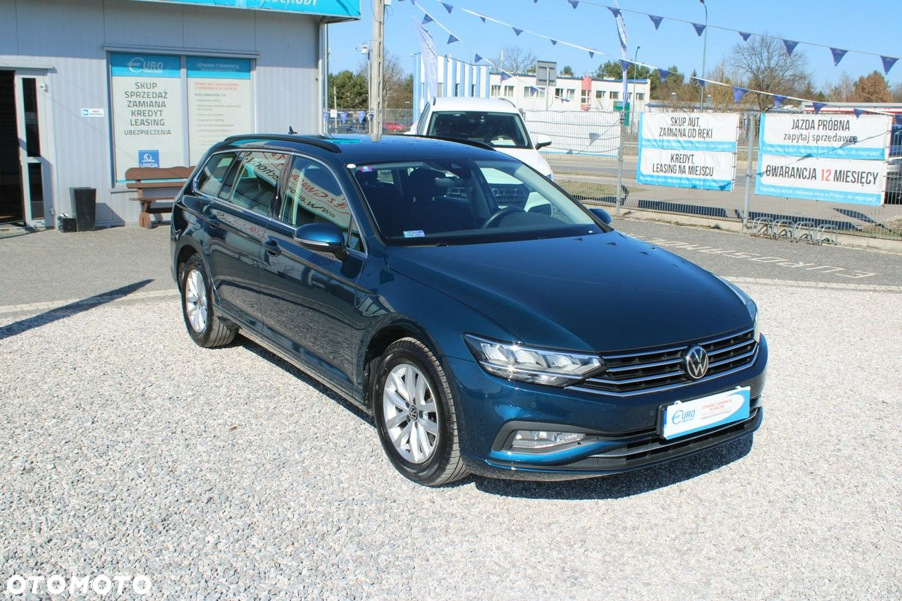 Volkswagen Passat - 4