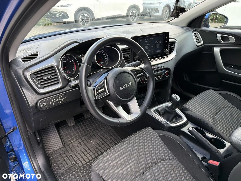 Kia Ceed 1.5 T-GDI M - 10