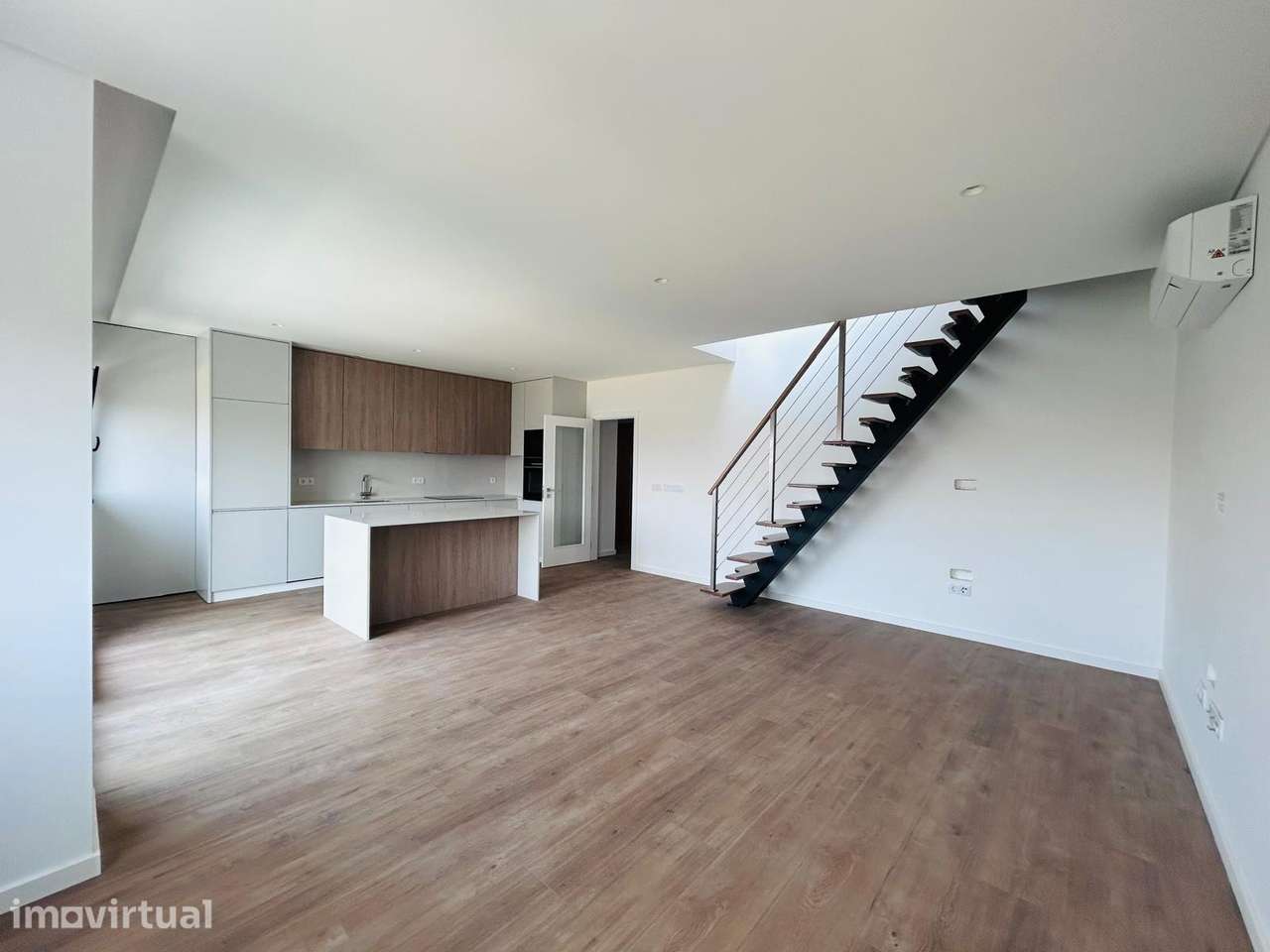 Apartamento T3+1 moderno e luminoso no Montijo - Grande imagem: 4/10