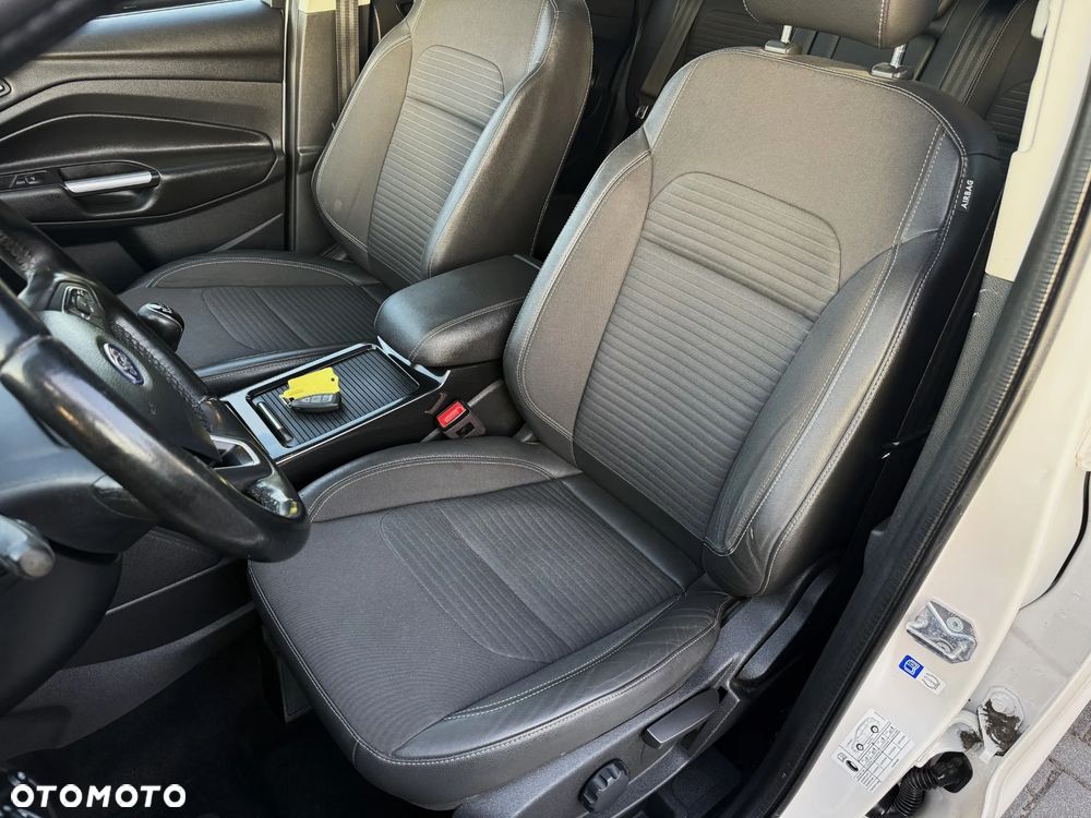 Ford Kuga 2.0 TDCi 4x2 Titanium - 8