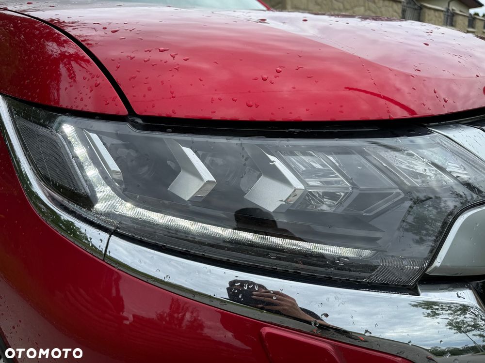 Mitsubishi Outlander 2.0 Intense + Navi 4WD CVT - 34