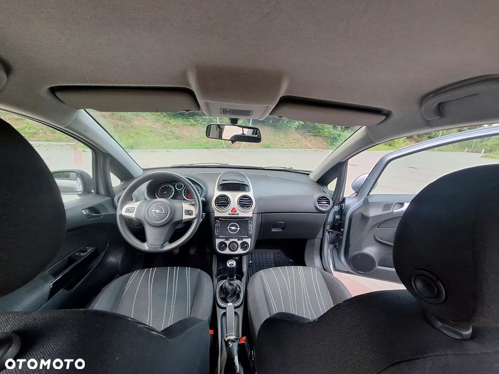 Opel Corsa 1.2 16V Cosmo - 22