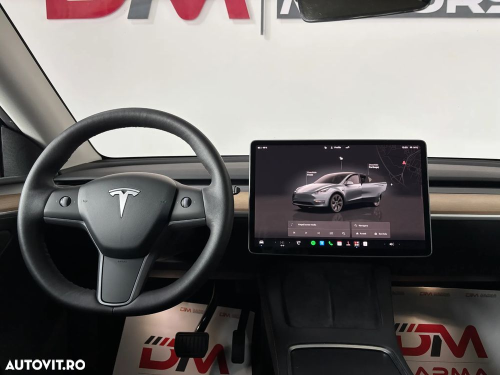 Tesla Model Y - 11